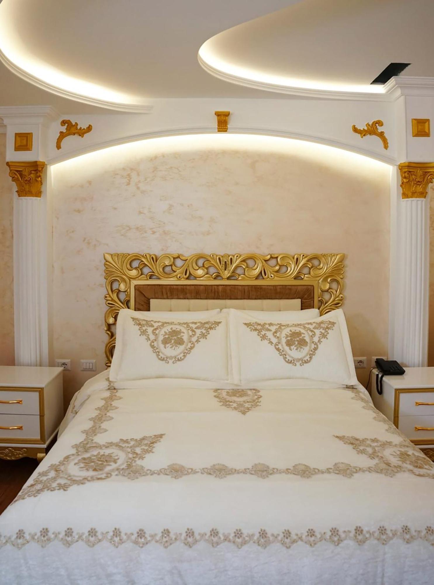 Eiffel Hotel 4*