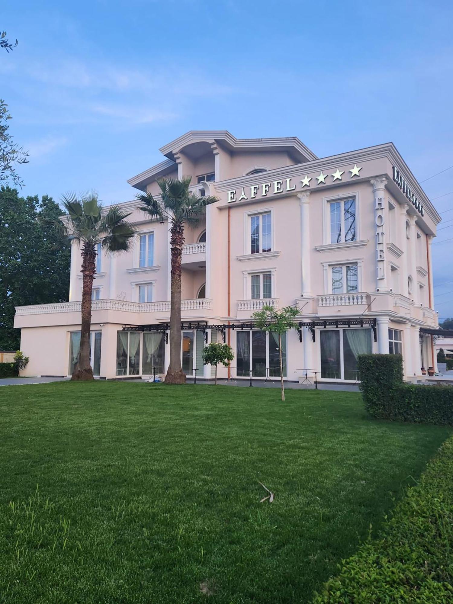 Eiffel Hotel